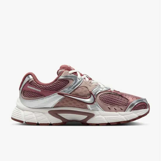 Кросівки Nike V5 RNR HQ7901-200