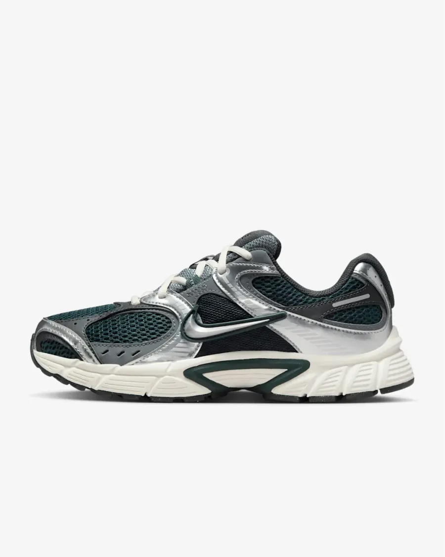 Кросівки Nike V5 RNR HQ7901-300