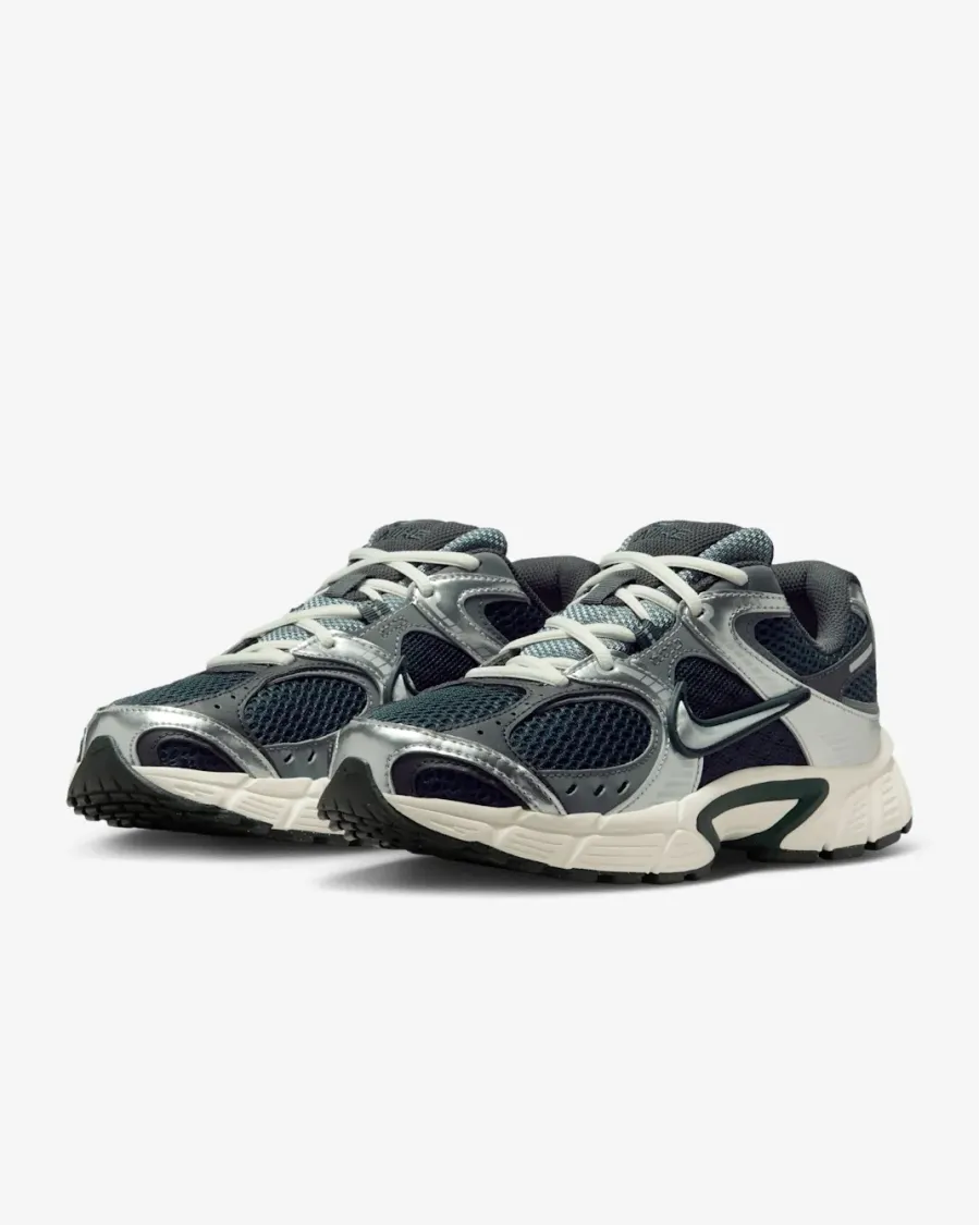 Кросівки Nike V5 RNR HQ7901-300