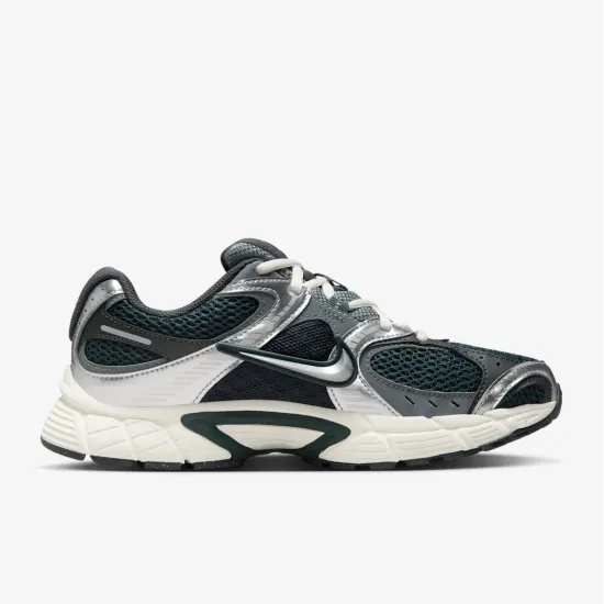 Кросівки Nike V5 RNR HQ7901-300