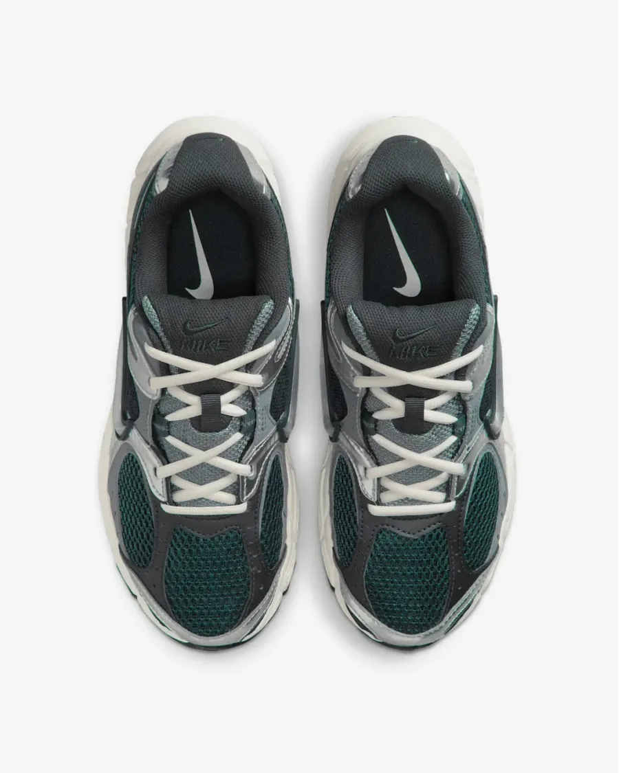 Кросівки Nike V5 RNR HQ7901-300