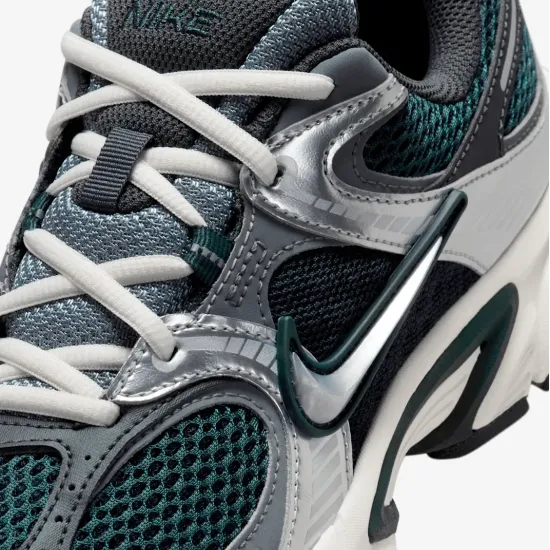 Кросівки Nike V5 RNR HQ7901-300