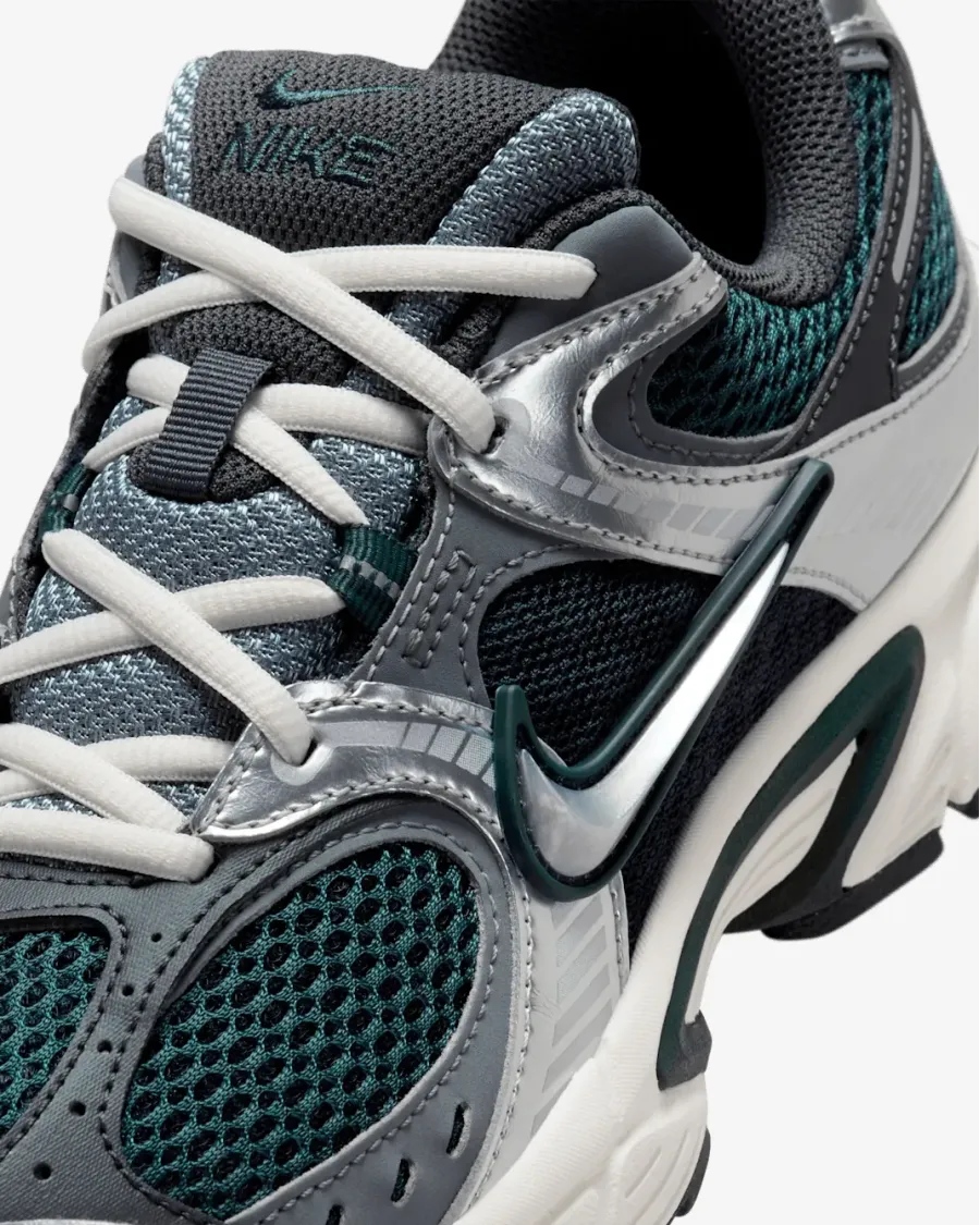 Кросівки Nike V5 RNR HQ7901-300