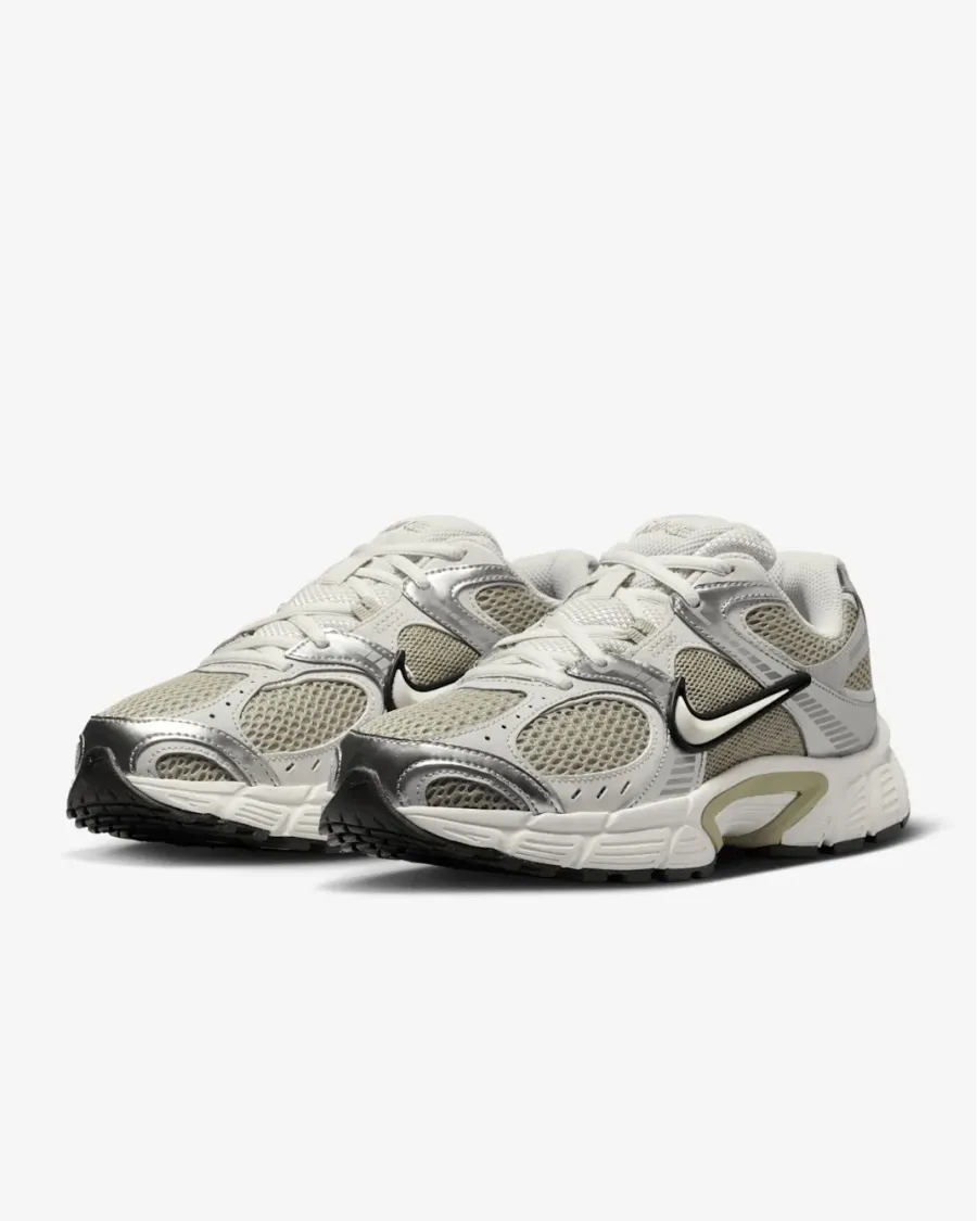 Кросівки Nike V5 RNR HQ7901-301