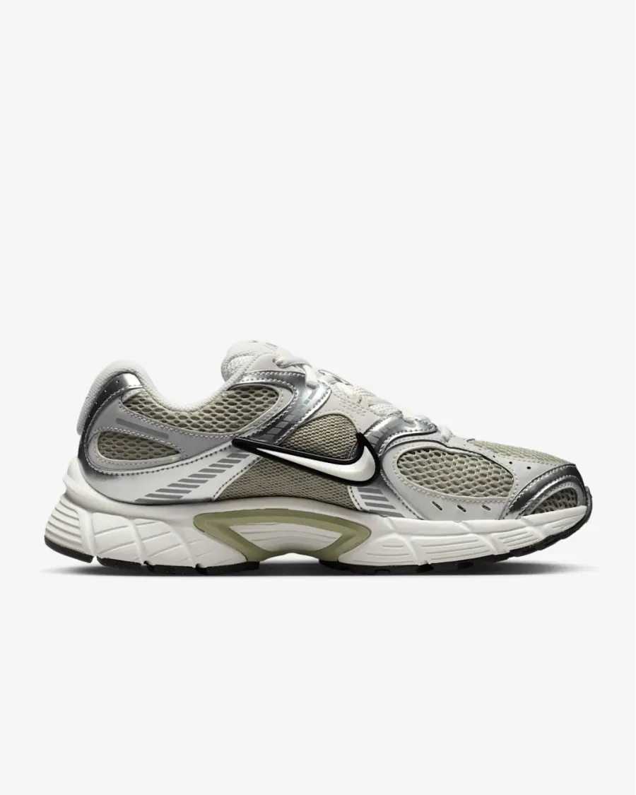 Кросівки Nike V5 RNR HQ7901-301