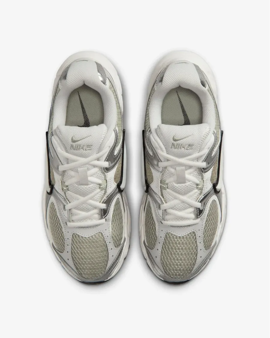 Кросівки Nike V5 RNR HQ7901-301