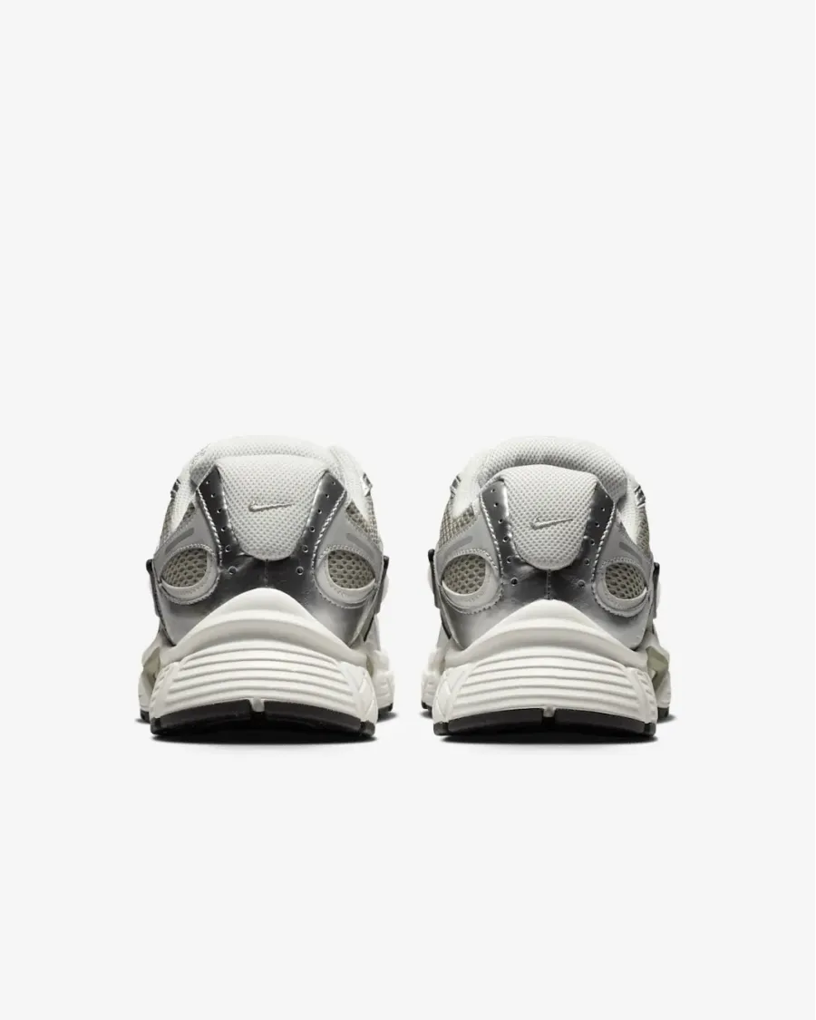 Кросівки Nike V5 RNR HQ7901-301