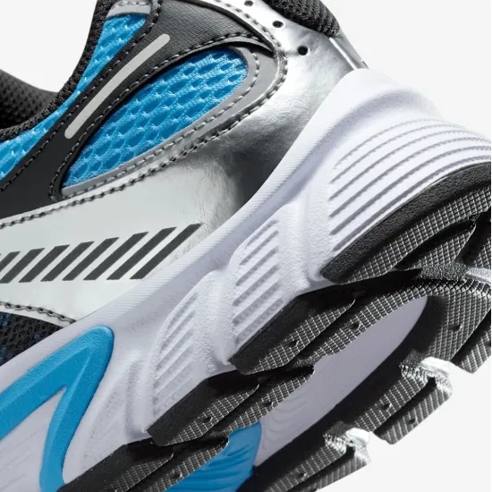 Кросівки Nike V5 RNR HQ7901-400