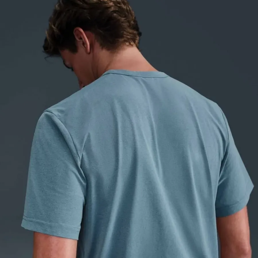 Футболка Nike Hyverse Dri-FIT UV Short-Sleeve HQ7987-006