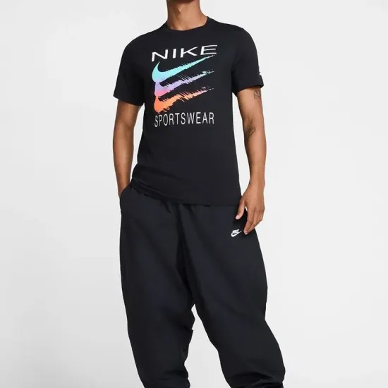 Футболка Nike Sportswear Triple Swoosh HQ8094-010