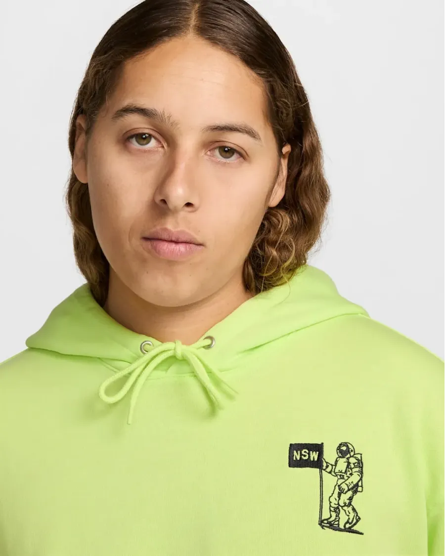 Худі Nike Club Fleece PO Moon GFX HQ8594-736