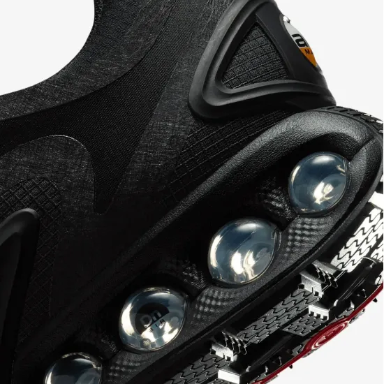 Кросівки Nike Air Max Dn Roam HQ8605-001
