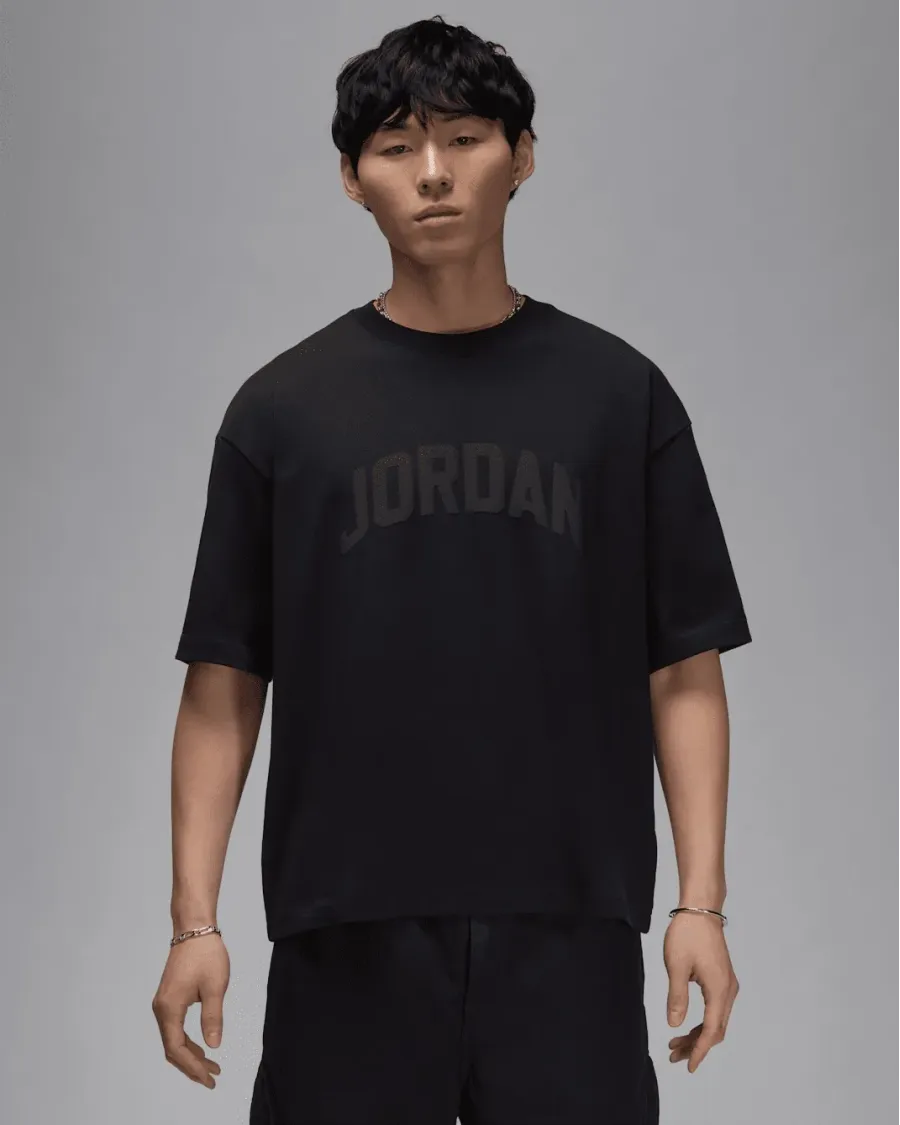 Футболка Nike Air Jordan Flight Essentials HQ8935-010
