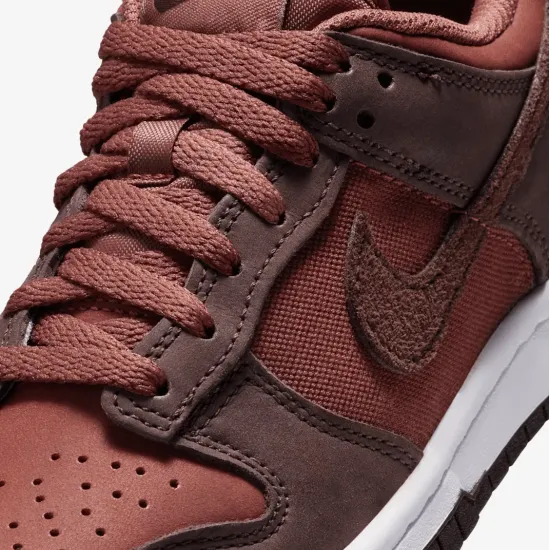 Кросівки Nike Dunk Low SE HQ9293-200