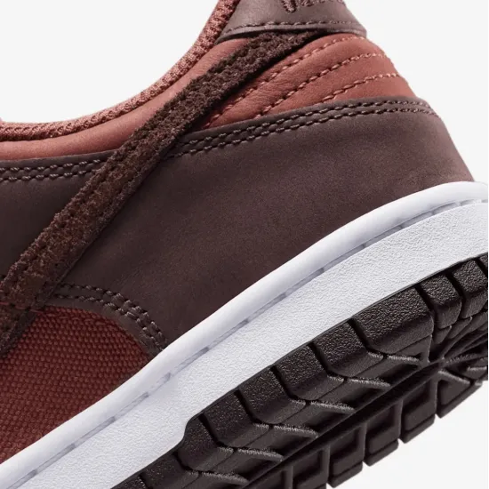 Кросівки Nike Dunk Low SE HQ9293-200