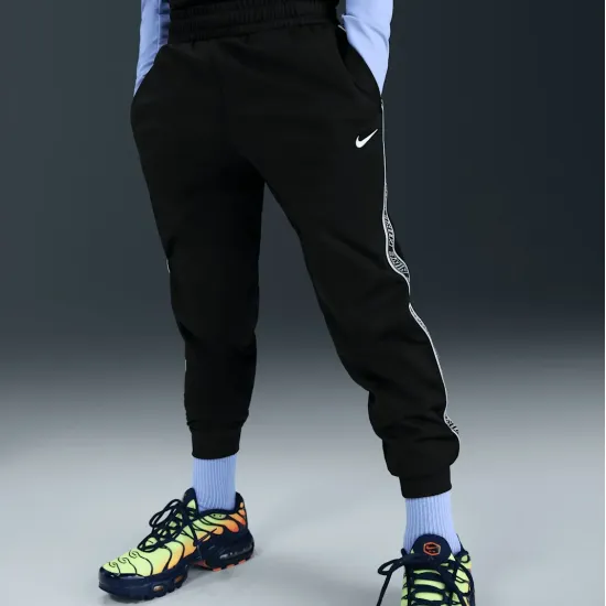 Штани Nike Sportswear Club Dri-FIT HQ9322-010
