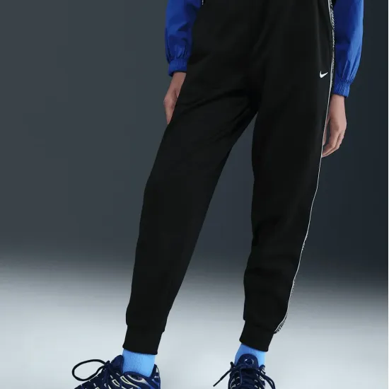 Штани Nike Sportswear Club Dri-FIT HQ9322-010