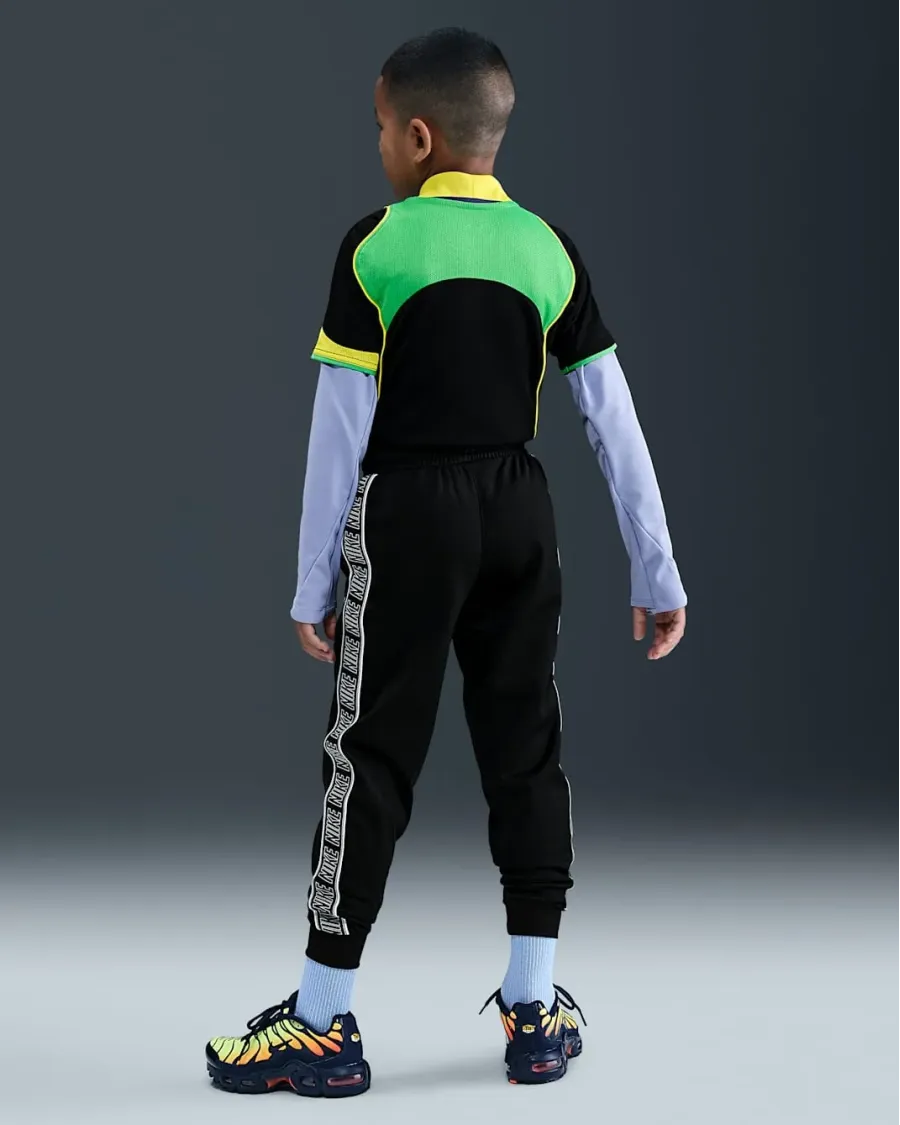 Штани Nike Sportswear Club Dri-FIT HQ9322-010