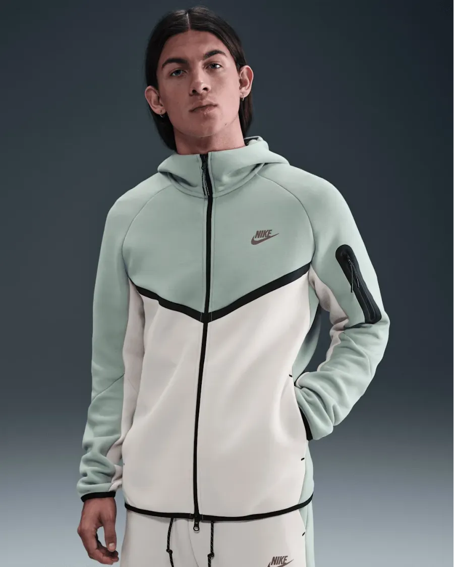 Кофта Nike Tech Full-Zip Windrunner HV0949-020