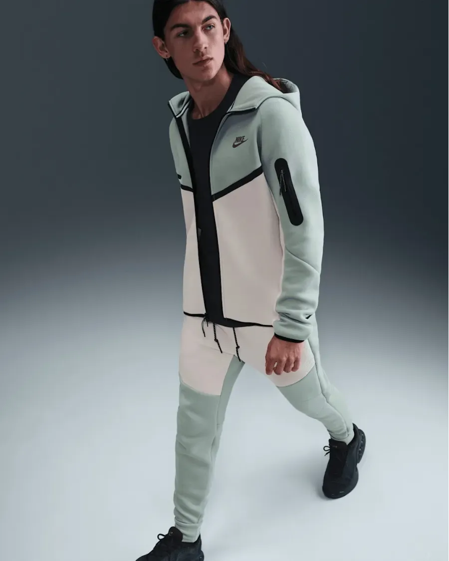 Кофта Nike Tech Full-Zip Windrunner HV0949-020