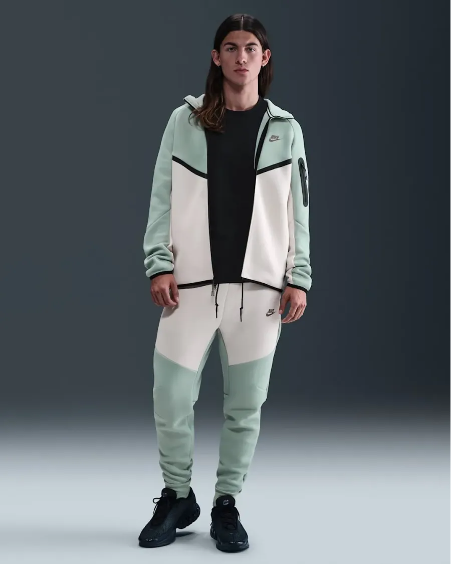 Кофта Nike Tech Full-Zip Windrunner HV0949-020