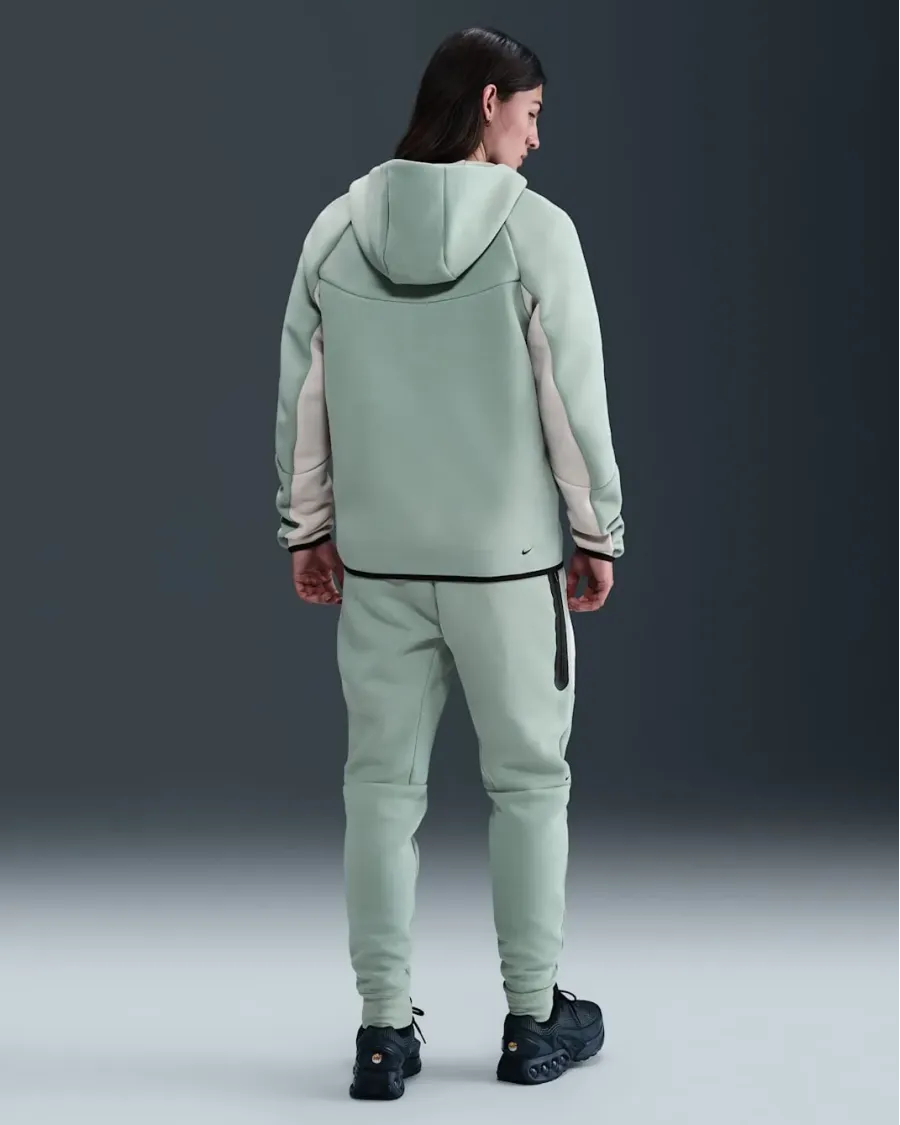 Кофта Nike Tech Full-Zip Windrunner HV0949-020