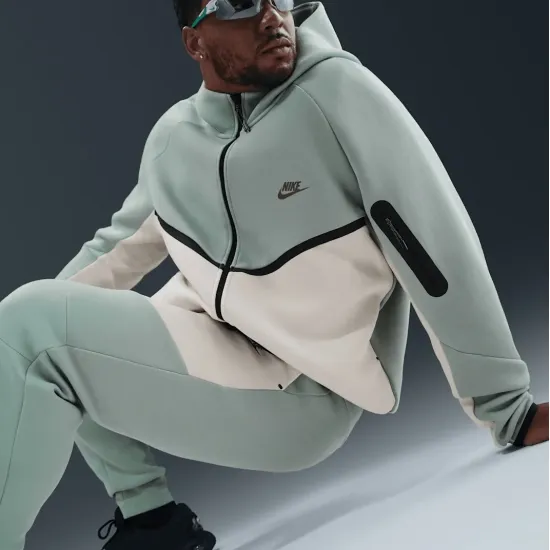 Кофта Nike Tech Full-Zip Windrunner HV0949-020