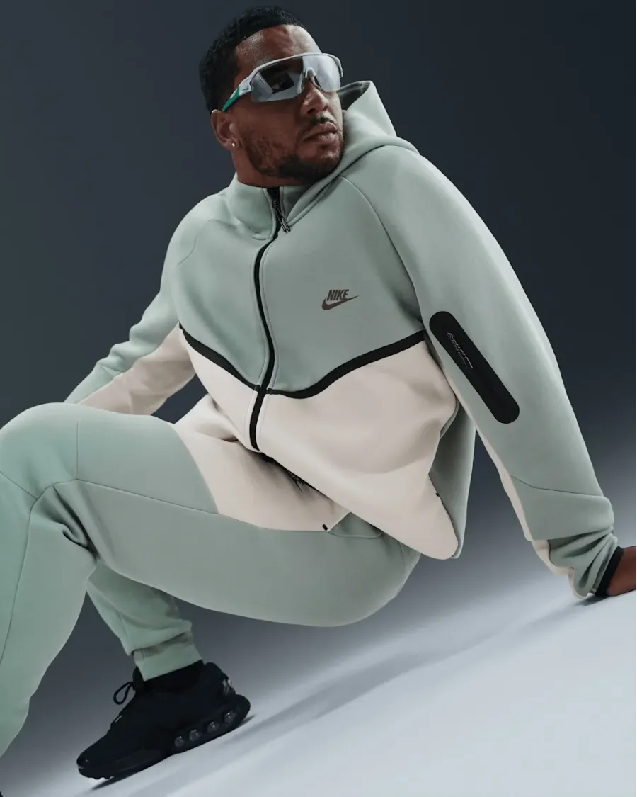 Кофта Nike Tech Full-Zip Windrunner HV0949-020