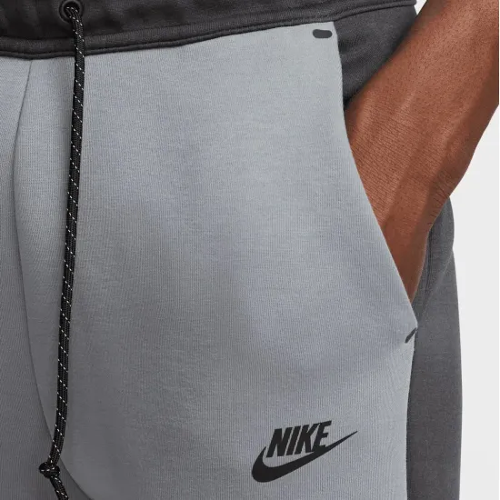 Спортивні штани Nike Sportswear Tech Fleece HV0959-061