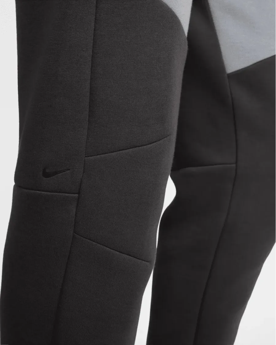 Спортивні штани Nike Sportswear Tech Fleece HV0959-061