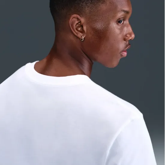 Футболка Nike Etched Tee HV1699-100