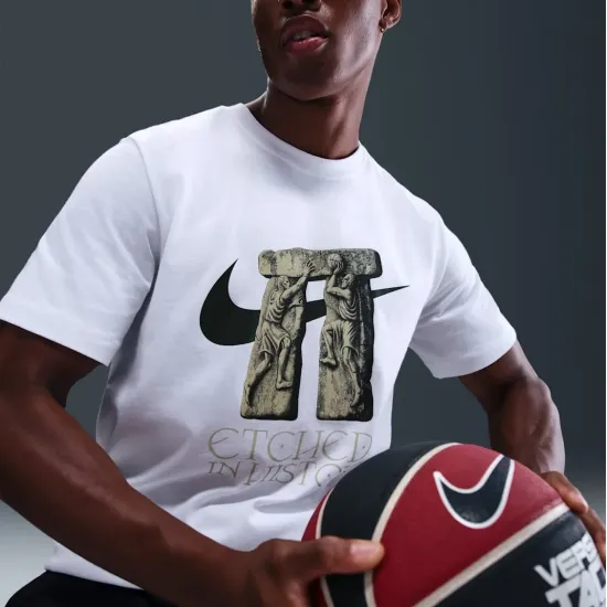 Футболка Nike Etched Tee HV1699-100