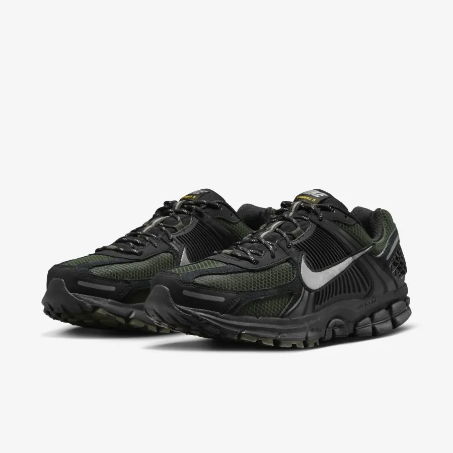 Кросівки Nike Zoom Vomero 5 HV2527-001