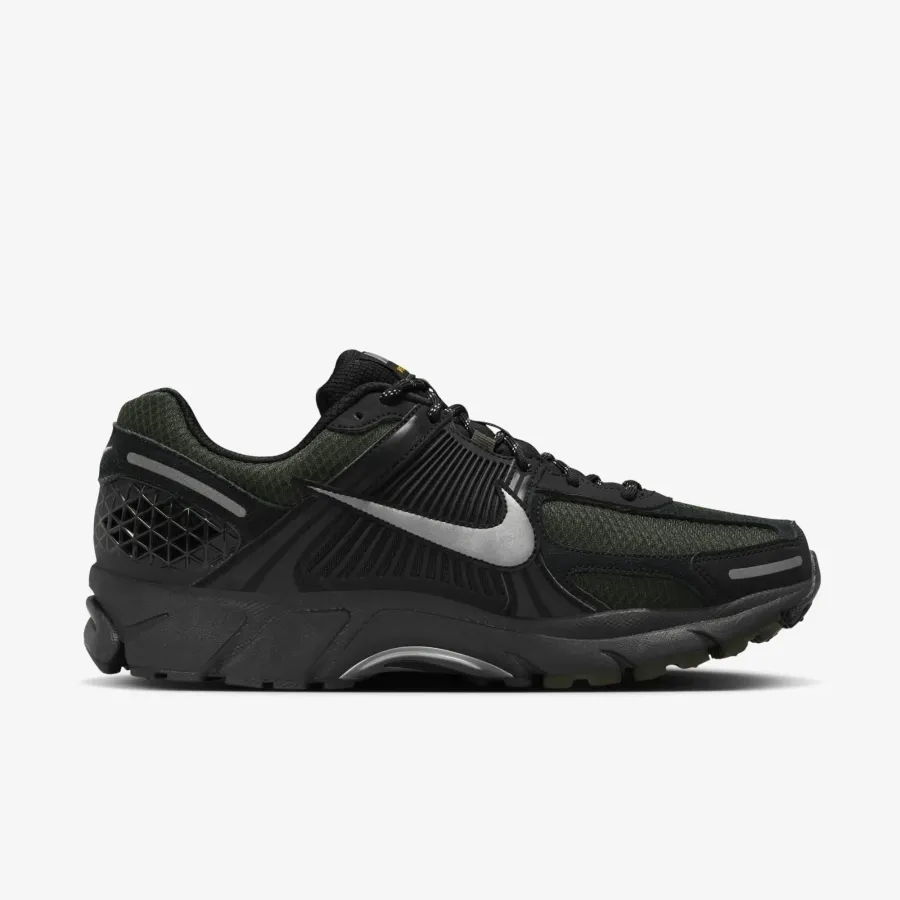 Кросівки Nike Zoom Vomero 5 HV2527-001