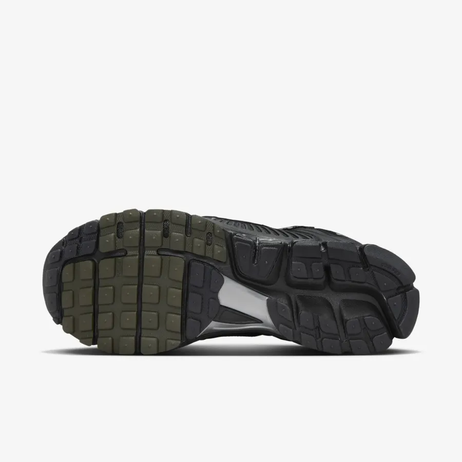 Кросівки Nike Zoom Vomero 5 HV2527-001
