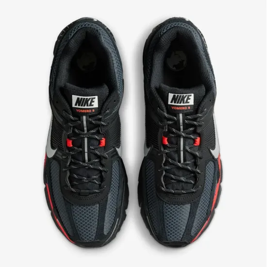Кросівки Nike Zoom Vomero 5 HV2527-002