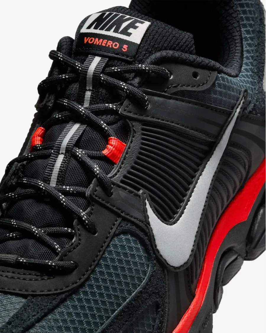 Кросівки Nike Zoom Vomero 5 HV2527-002