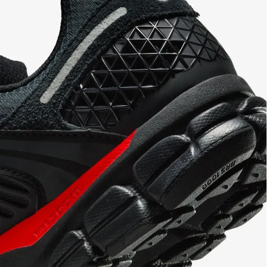 Кросівки Nike Zoom Vomero 5 HV2527-002