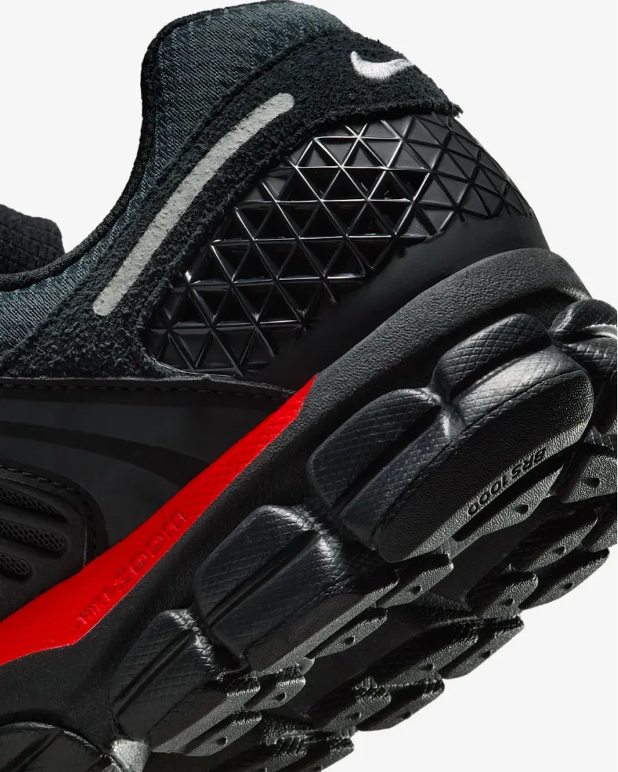 Кросівки Nike Zoom Vomero 5 HV2527-002