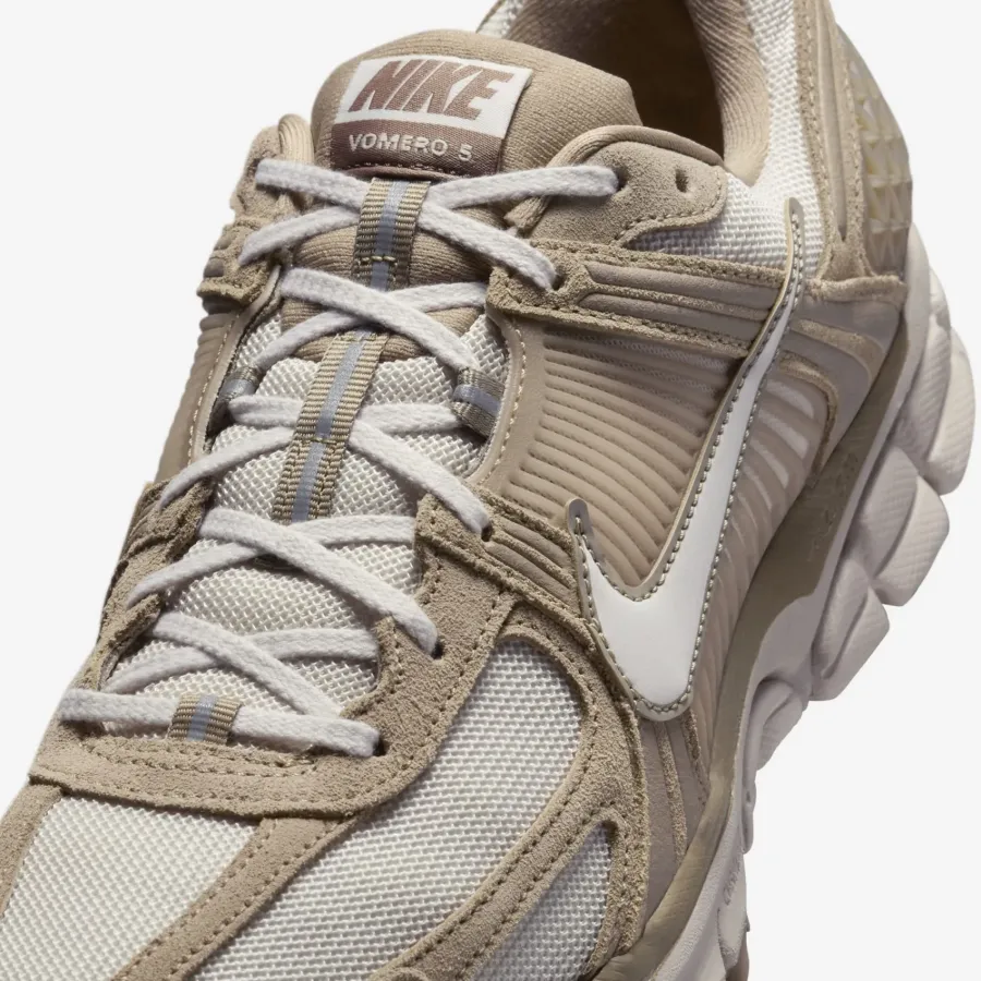 Кросівки Nike Air Zoom Vomero 5 HV2529-200