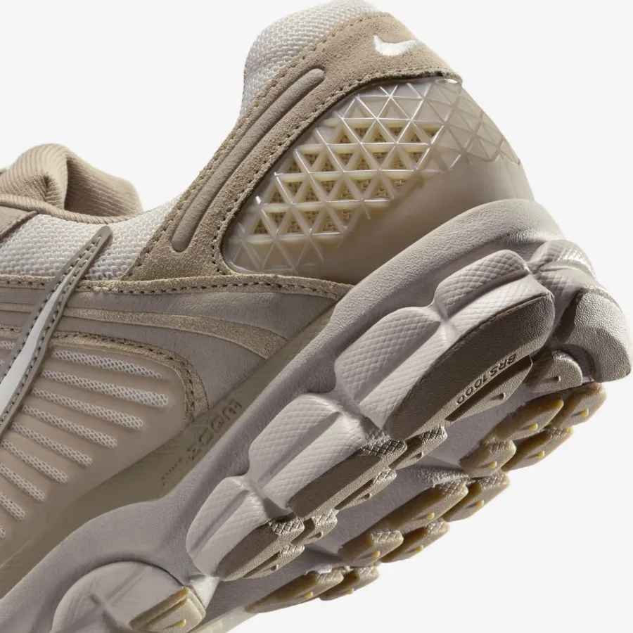 Кросівки Nike Air Zoom Vomero 5 HV2529-200