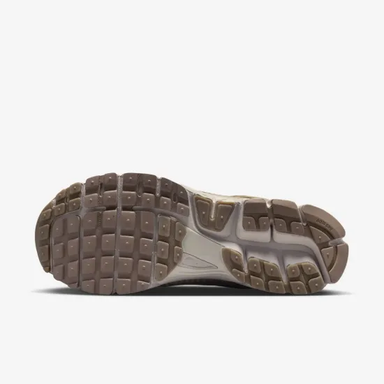 Кросівки Nike Air Zoom Vomero 5 HV2529-200