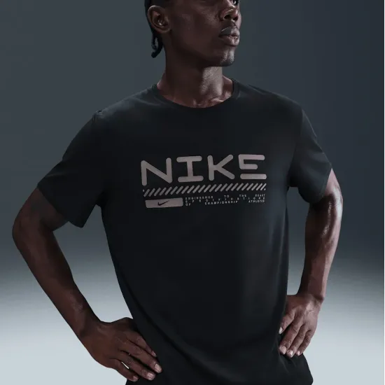 Футболка Nike Miler Winterized HV2676-010