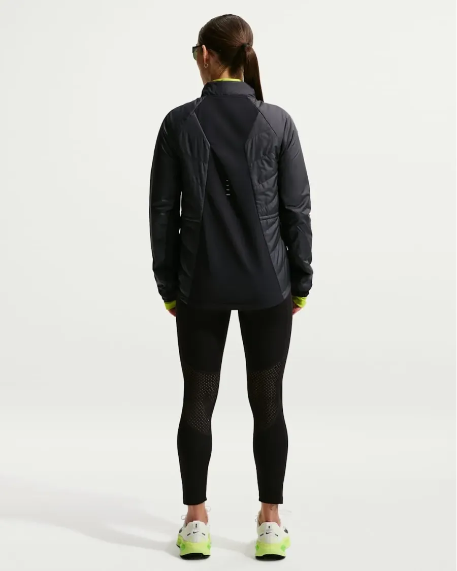 Куртка Nike Swift Therma-FIT Running HV2744-010
