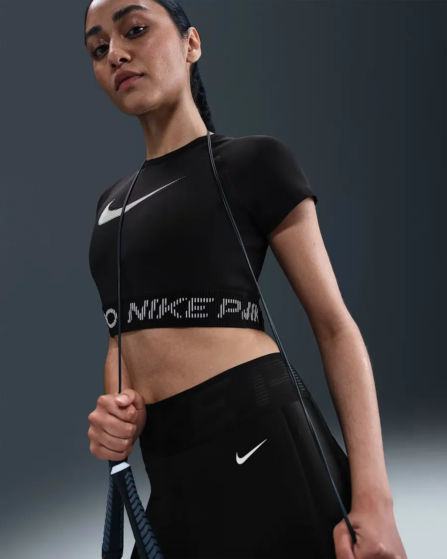 Топ Nike Pro Dri‑FIT Short‑Sleeve Cropped Graphic HV3673-010