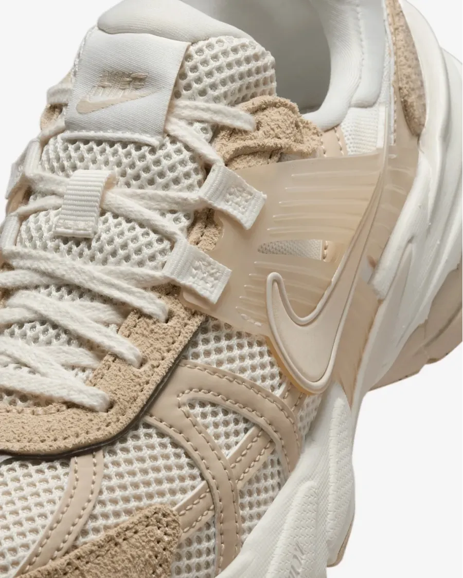 Кросівки Nike V2K Run HV3917-133