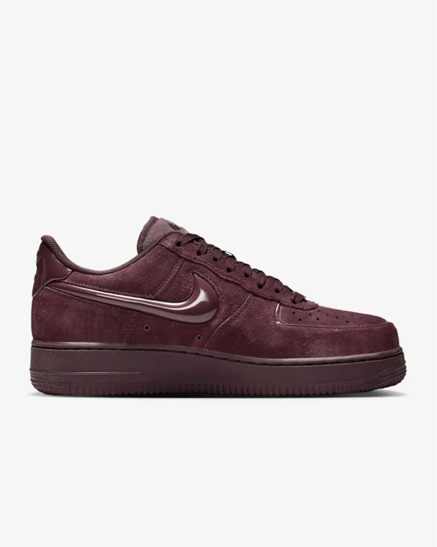 Кросівки Nike Air Force 1 07 HV4406-600