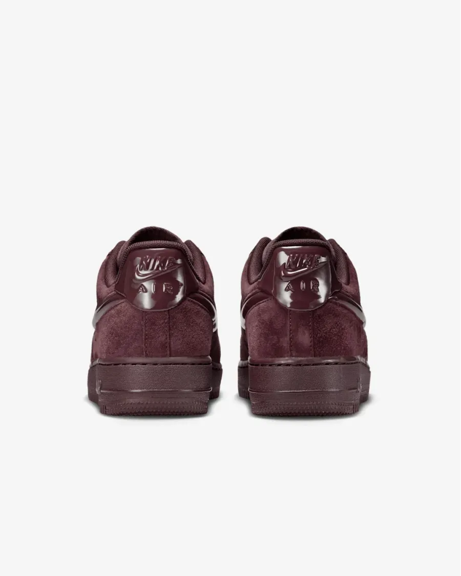 Кросівки Nike Air Force 1 07 HV4406-600