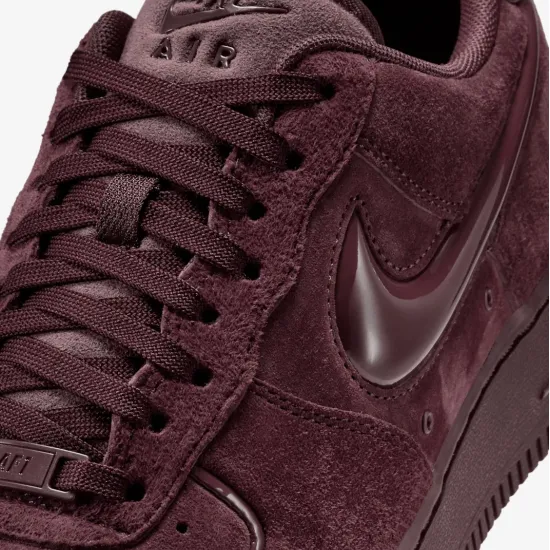 Кросівки Nike Air Force 1 07 HV4406-600