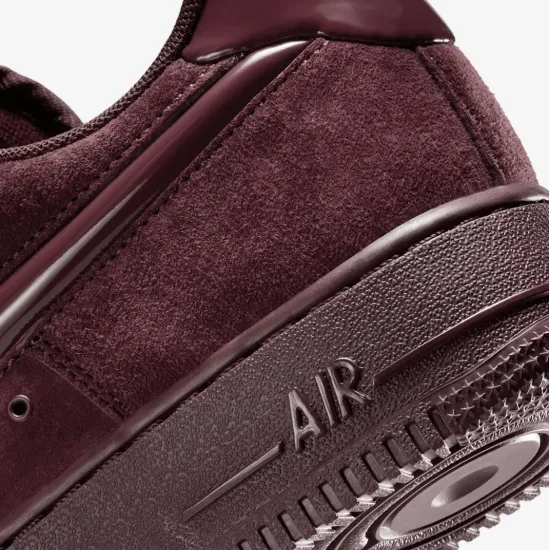 Кросівки Nike Air Force 1 07 HV4406-600